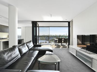 902 / 5 Sterling Circuit, Camperdown