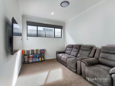 18 Houghton Street, Spring Mountain