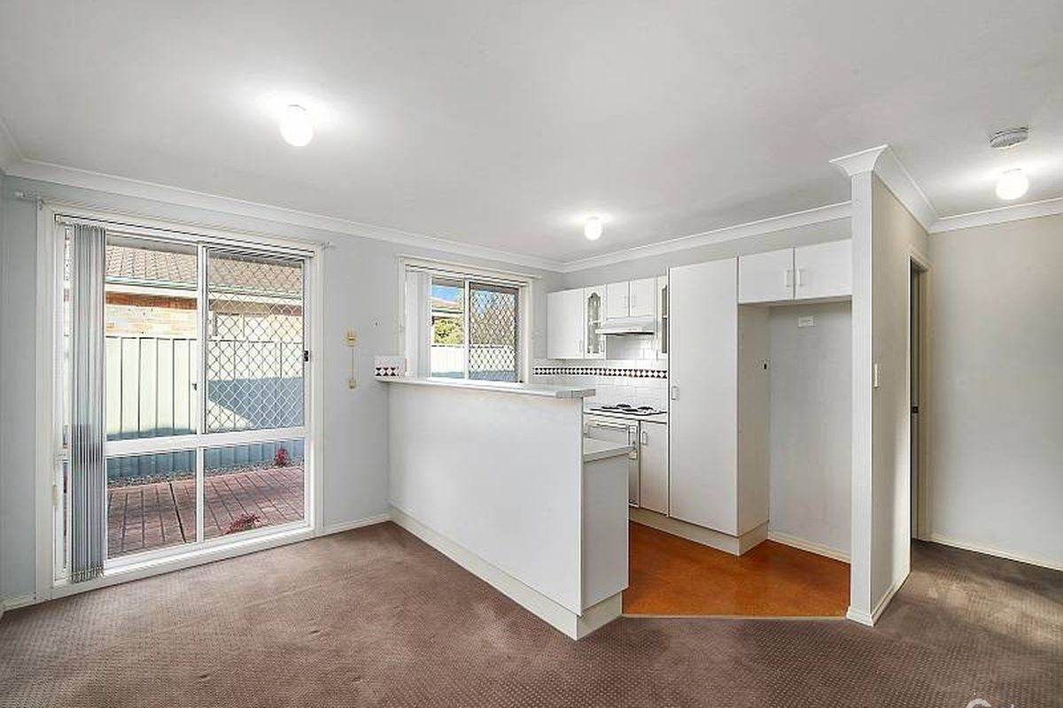 1 / 17 Gladys Manley Avenue, Kincumber