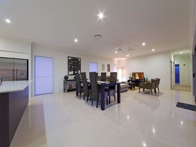 26 Esk Cr, Wakerley