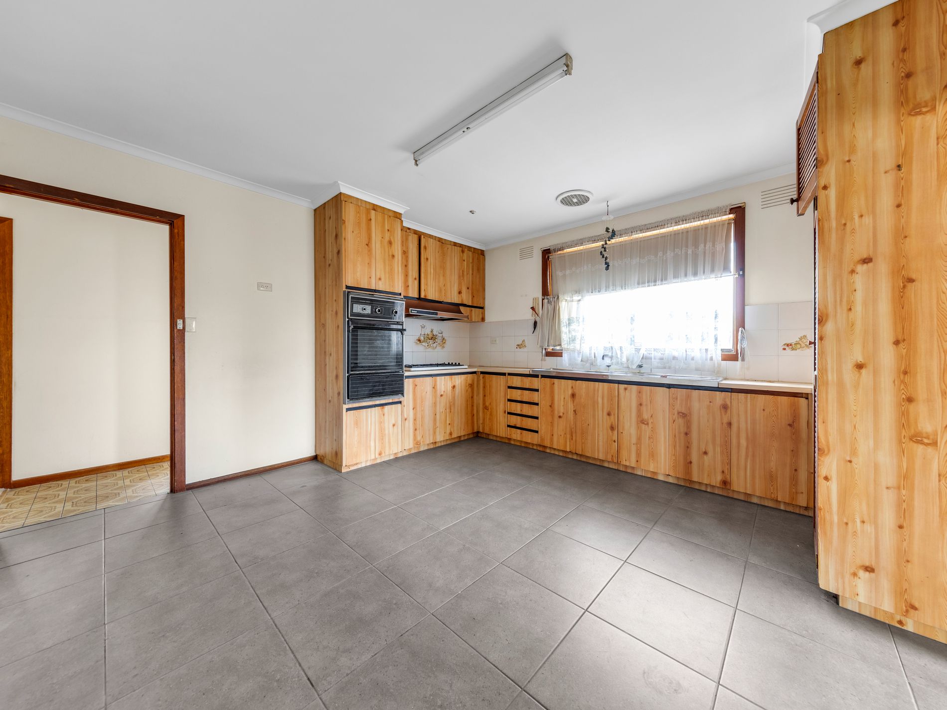 19 Crockett
AVE, Craigieburn