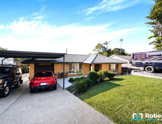 The Complete Package - Renovated, Pool & Caravan Parking image 2