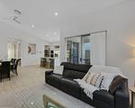 240 / 25 Banya Ave, Nirimba