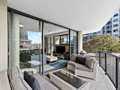 1035 / 18 Manning Street, Milton