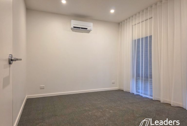 1 / 5 BRUCE STREET, Mount Waverley