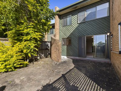 2 / 142 Carmody Road, St Lucia