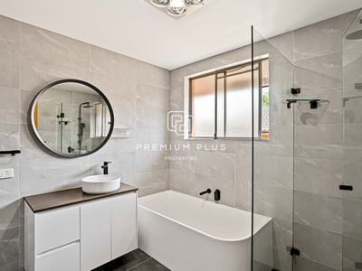 1 / 104 Burns Bay Road, Lane Cove