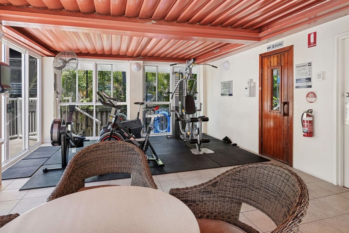 50 / 210 Surf Parade, Surfers Paradise