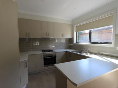 1 / 1B Roma Street, Bell Park