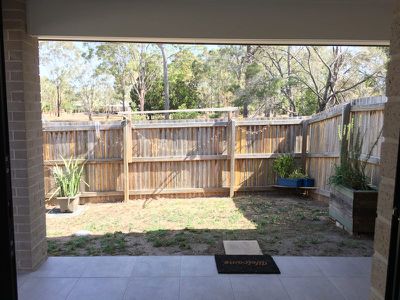2 / 102 Bradman Way, Urangan