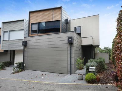 9 / 14 HORIZON DRIVE, Maribyrnong
