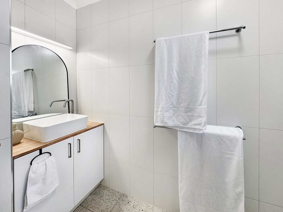 31 Danzer Drive, Atherton