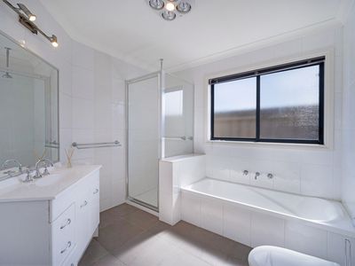 2 / 3 Denneys Street, Warrnambool