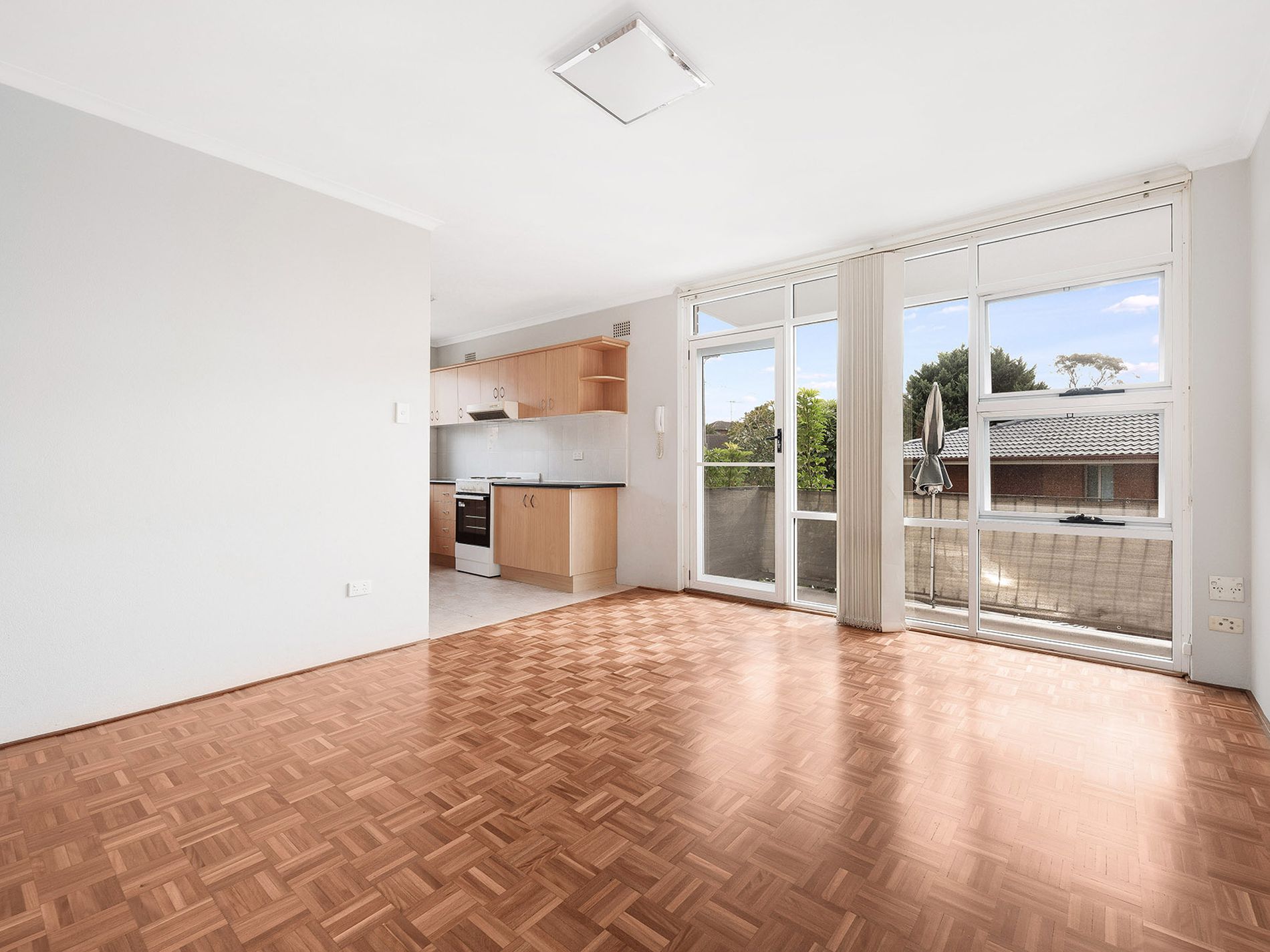 1 / 2 Brittain Crescent, Hillsdale