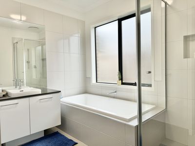 13 Malt Drive, Manor Lakes
