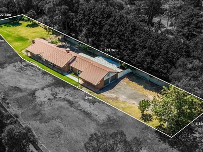 4 Hillsmeade Drive, Narre Warren South