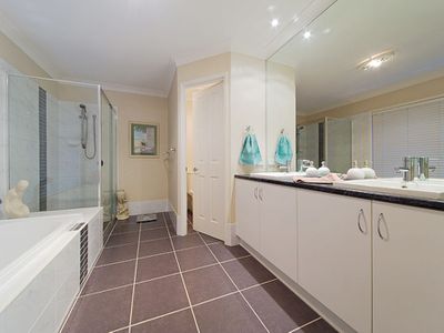 20 Baychester Place, Wakerley