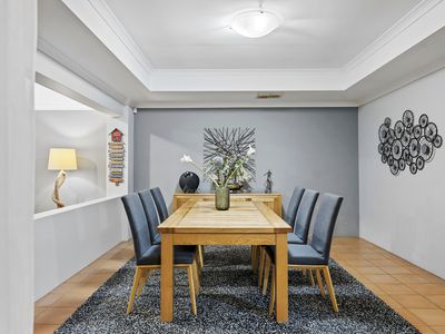 27 Dickenson Way, Booragoon