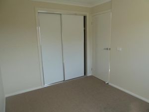 2 / 110 Greta Drive, Hamilton Valley