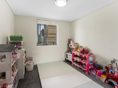 75 / 16 Midgegooroo Avenue, Cockburn Central