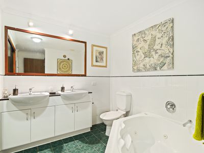 5 / 36 Coral Esplanade, Cannonvale