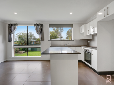 19 Warwick Avenue, Mannering Park