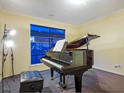 18 Peppermint Crescent, Wyndham Vale