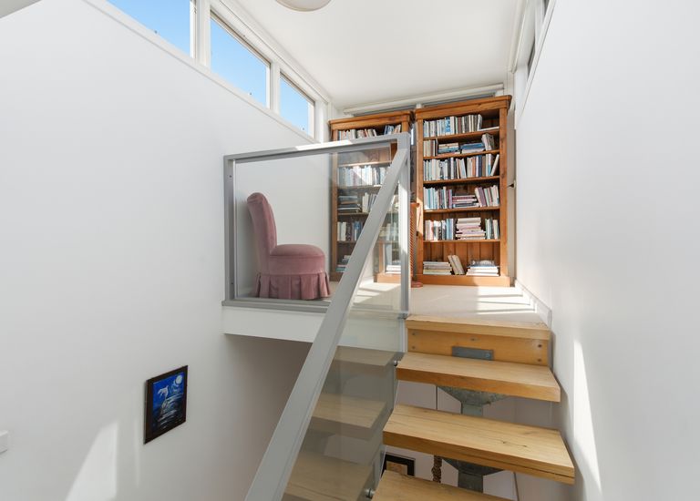 8 Aquarius Court, Portland North