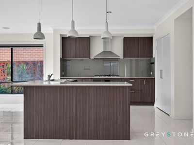 10 Caro Way, Fraser Rise