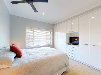 16 Brigalow Avenue, Dubbo