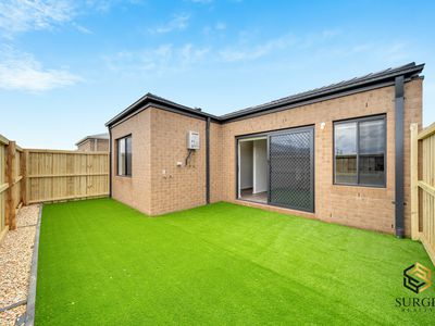 10 Petunia Crescent, Armstrong Creek