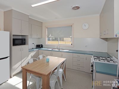 6 Elizabeth Street, Horsham