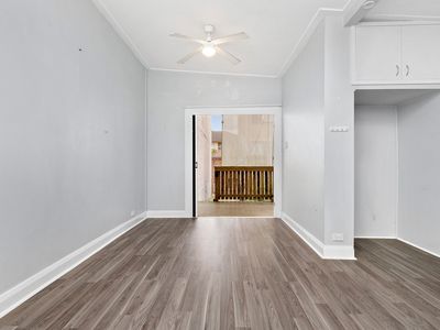 1 / 300-302 Railway Parade, Carlton