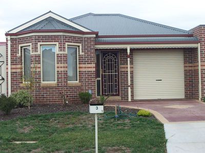 1 / 3 Hayley Street, Hoppers Crossing