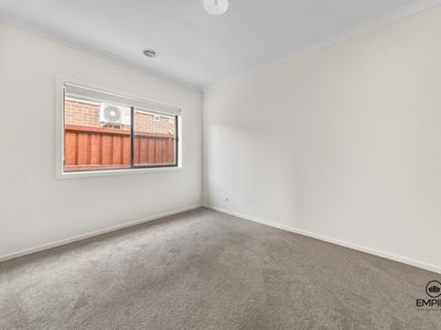 11 Pygoraa Way, Clyde North