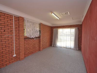 6 Parkland Place, Dubbo