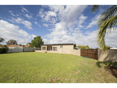 108 Maple Crescent, Narromine