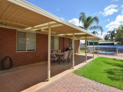 4 Holroyd Way, Boulder