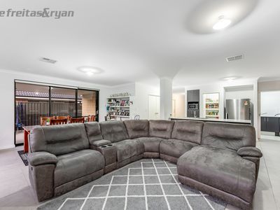 19 Ametrine Street, Treeby
