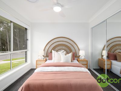 2 / 12 Aurora Way, Chisholm