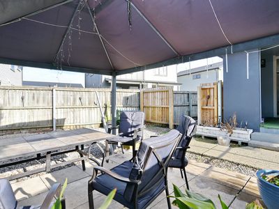 1 / 38 Fenchurch Street, Redwood
