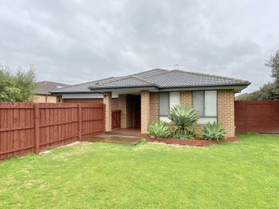 35 Manuka Grove, Wyndham Vale