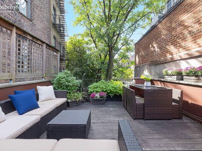 555 Hudson Street, New York, NY 10014, International