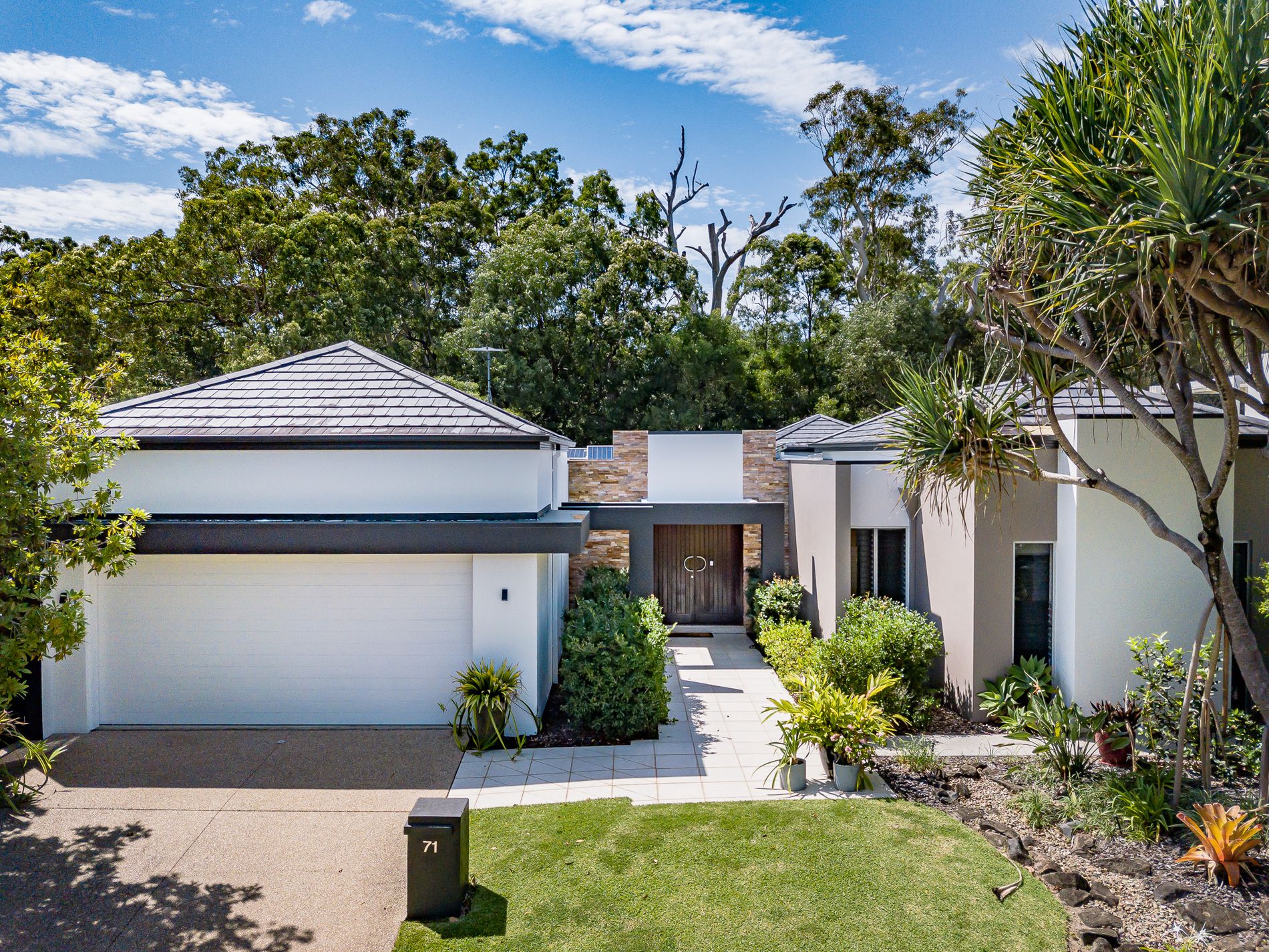 71 The Avenue, Peregian Springs