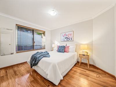 2 / 94 Hobbs Avenue, Como