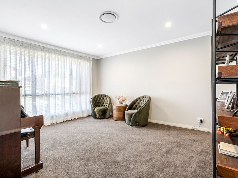 90 Fairfax Street, The Ponds