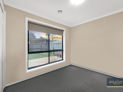 1 Bracken Close, Tarneit