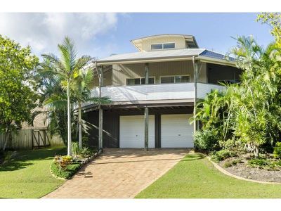 8 Driftwood Drive, Castaways Beach