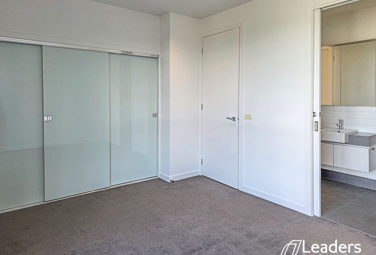 10 TEA TREE LANE, Burwood