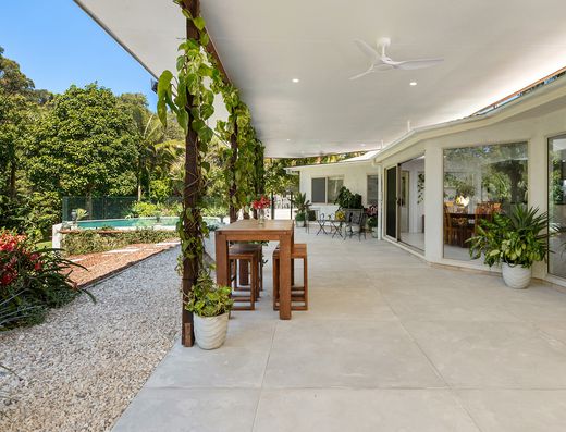 Spacious Single Level Acreage Home with Established and Productive Fruit Trees image 3